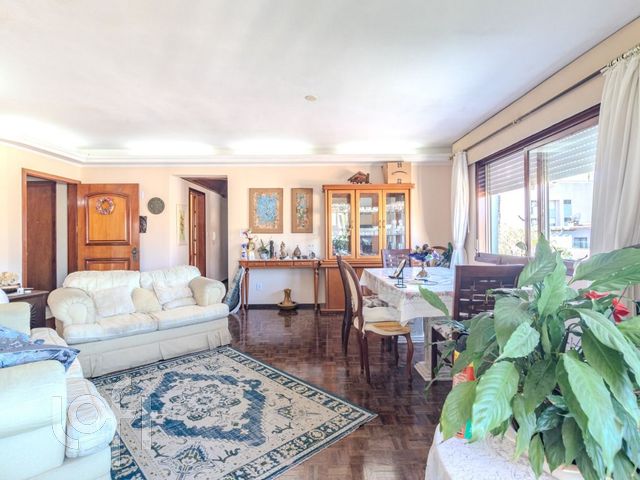 Apartamento com 179m², 3 dormitórios, 1 suíte, 1 vaga, Auxiliadora em Porto Alegre