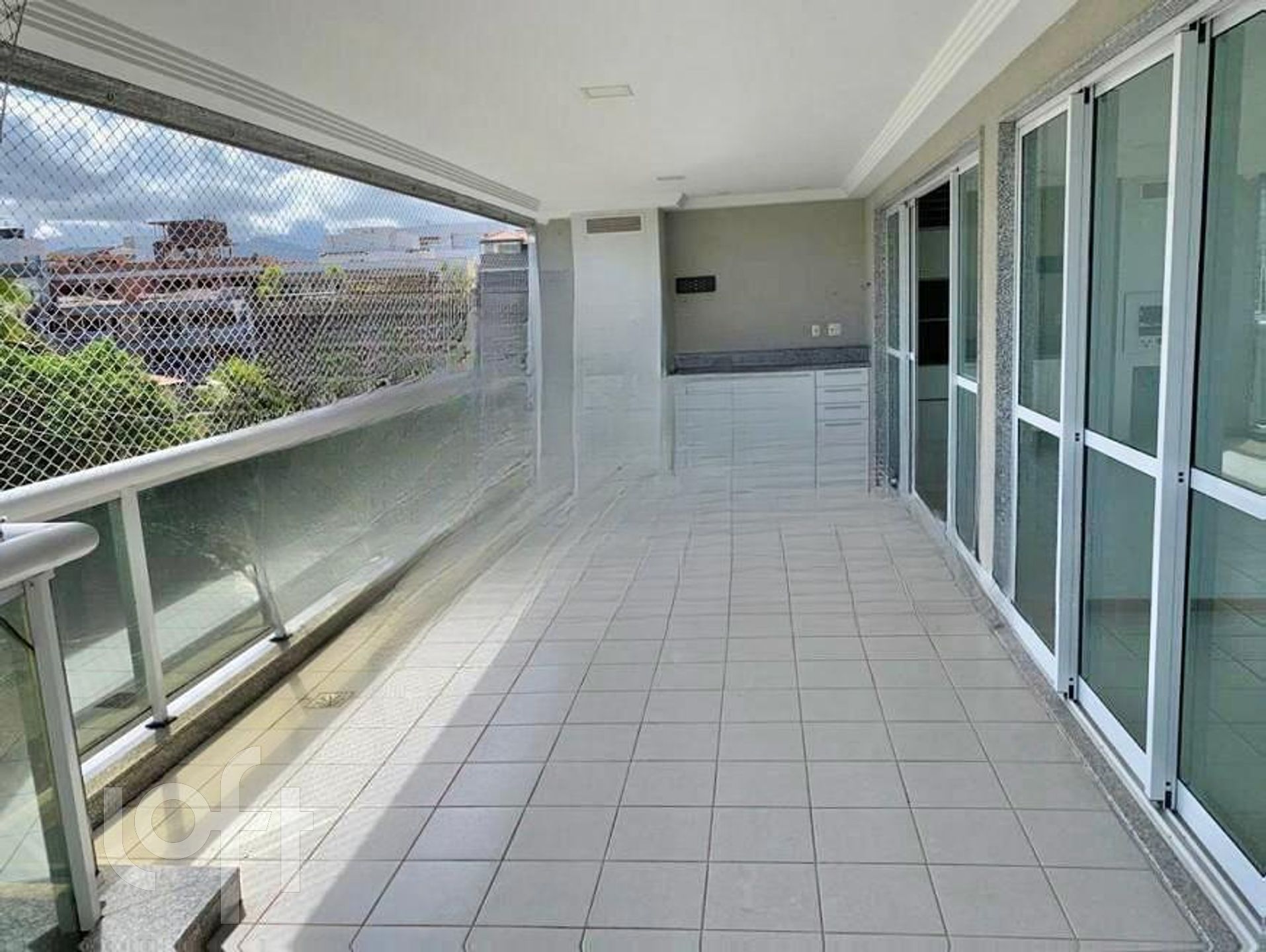 Apartamento à venda com 3 quartos, 166m² - Foto 1