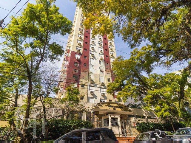 Apartamento com 68m², 2 dormitórios, 2 vagas, Floresta em Porto Alegre