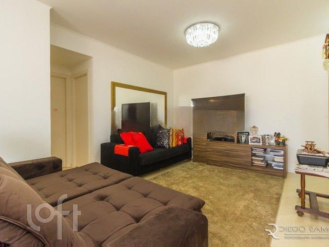 Apartamento com 68m², 2 dormitórios, 2 vagas, Floresta em Porto Alegre