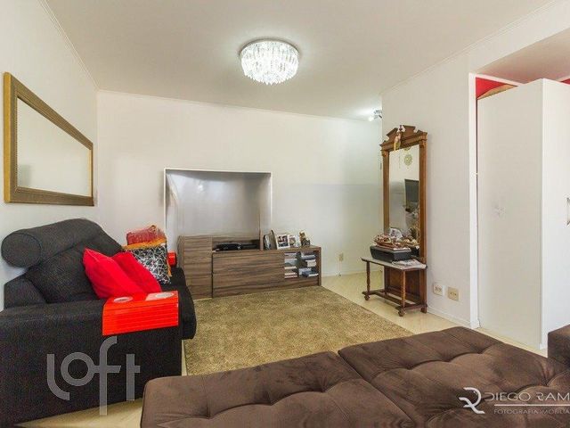 Apartamento com 68m², 2 dormitórios, 2 vagas, Floresta em Porto Alegre