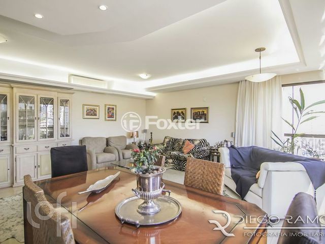 Apartamento com 107m², 3 dormitórios, 1 suíte, 2 vagas, Petrópolis em Porto Alegre