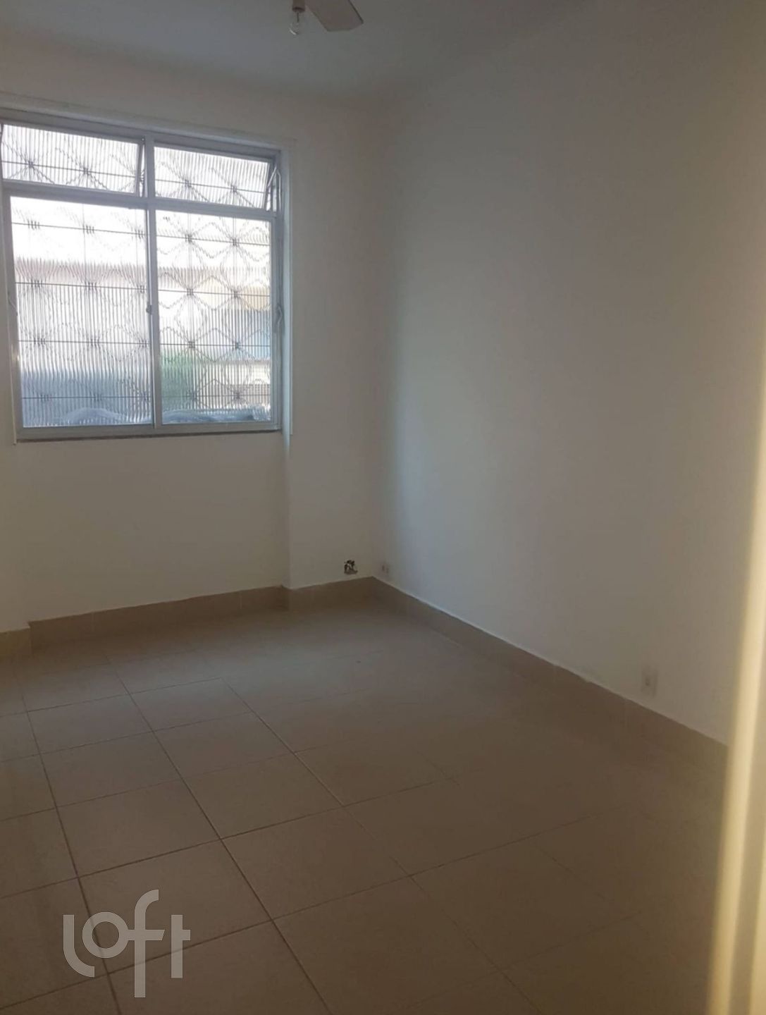 Apartamento à venda com 3 quartos, 95m² - Foto 2