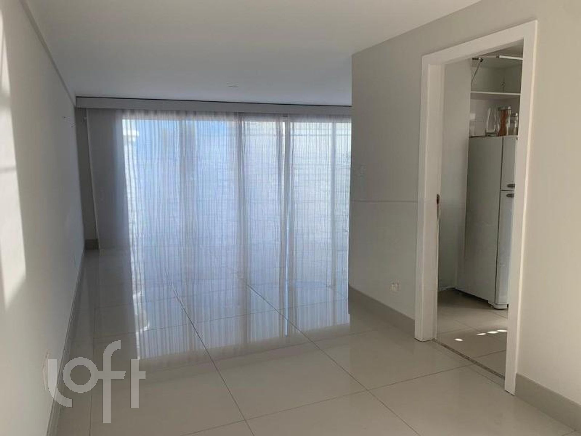 Apartamento à venda com 3 quartos, 180m² - Foto 3