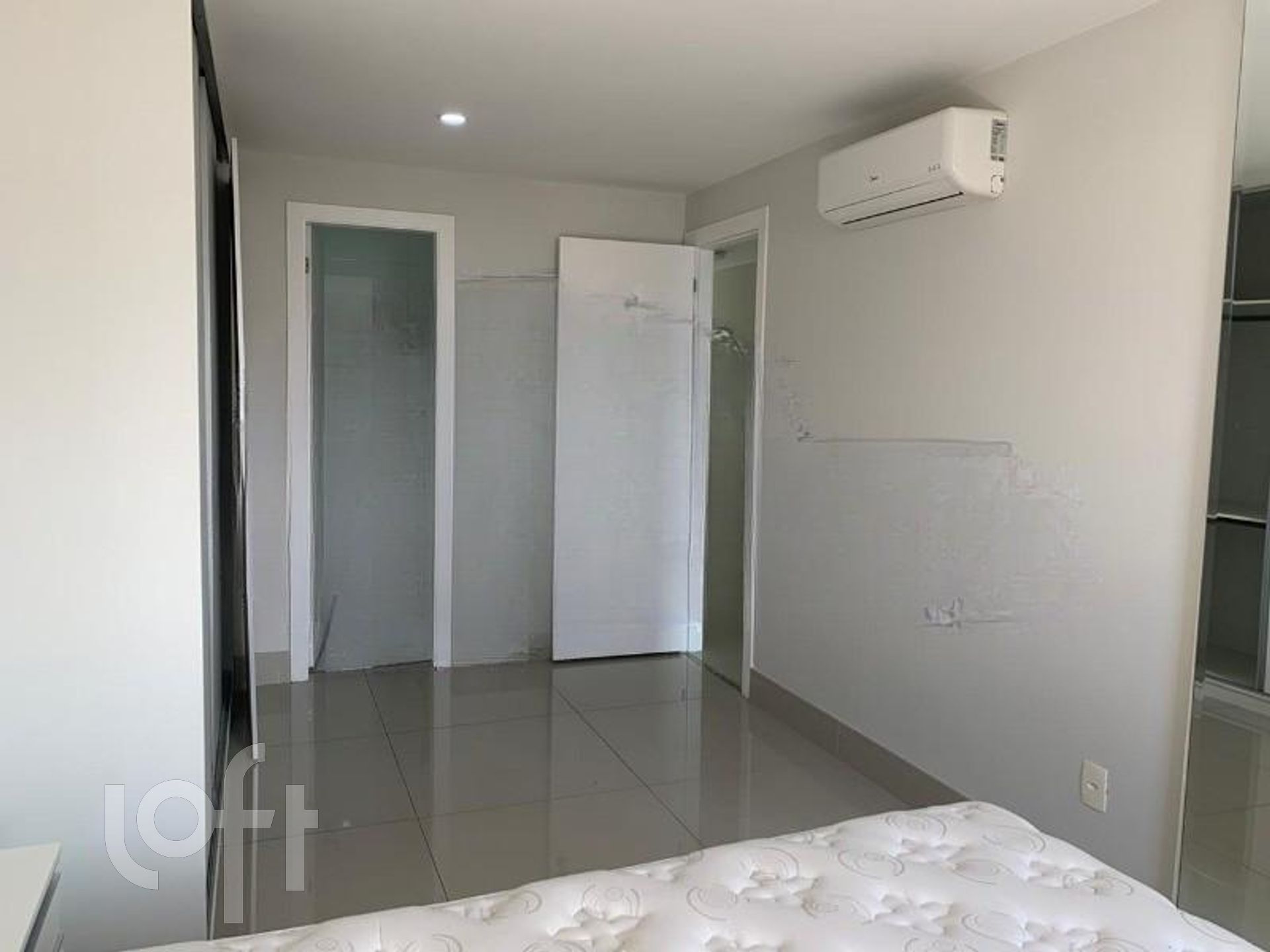 Apartamento à venda com 3 quartos, 180m² - Foto 9