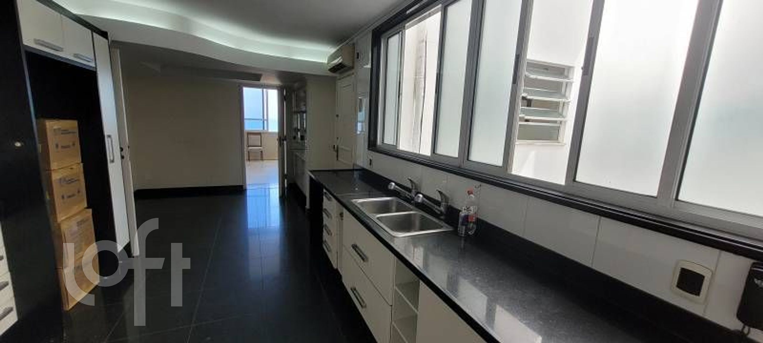 Apartamento à venda com 3 quartos, 222m² - Foto 17