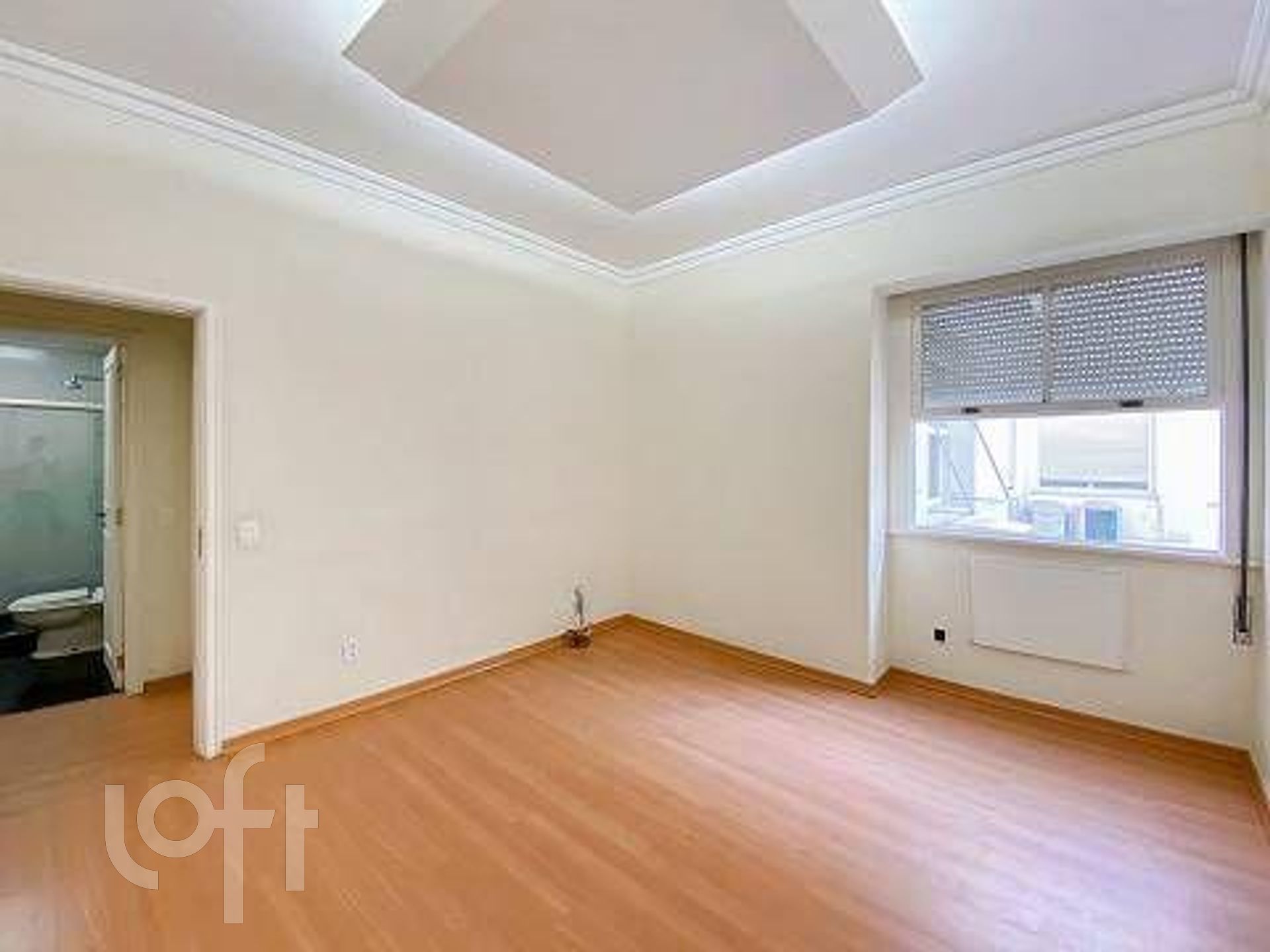 Apartamento à venda com 3 quartos, 222m² - Foto 4