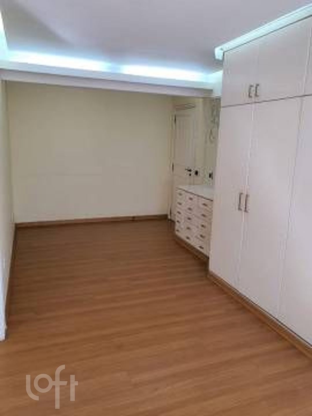 Apartamento à venda com 3 quartos, 222m² - Foto 9