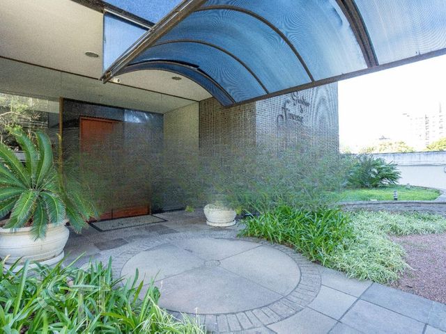 Apartamento com 122m², 3 dormitórios, 1 suíte, 2 vagas, Petrópolis em Porto Alegre