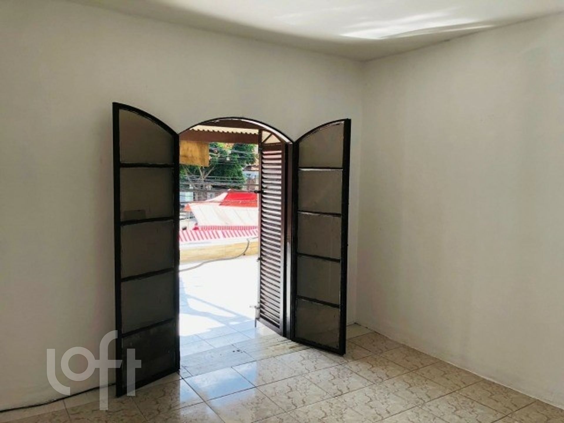 Casa à venda com 2 quartos, 157m² - Foto 3