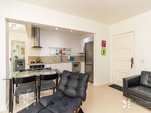 Apartamento com 62m², 2 dormitórios, Independência em Porto Alegre