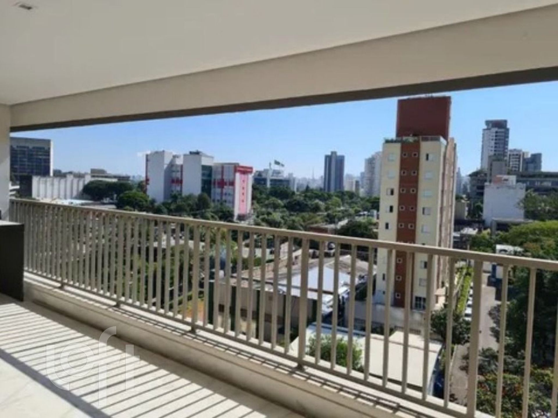 Apartamento à venda com 3 quartos, 158m² - Foto 3