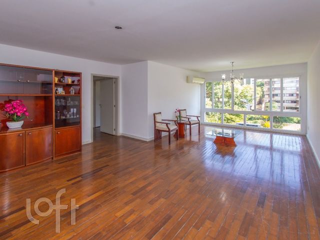 Apartamento com 115m², 3 dormitórios, 1 suíte, 2 vagas, Bela Vista em Porto Alegre