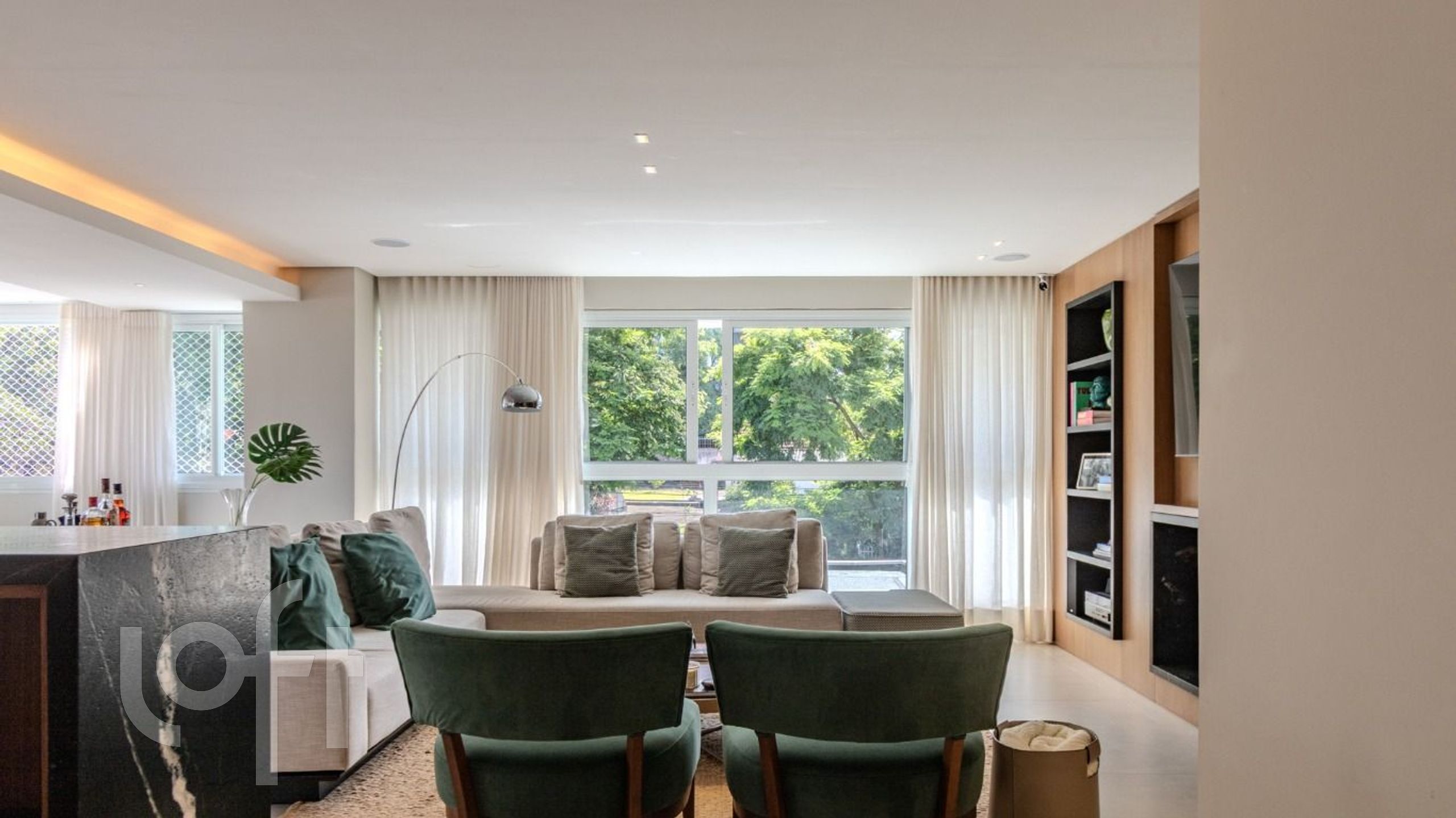 Apartamento com 203m², 3 dormitórios, 1 suíte, 2 vagas, Petrópolis em Porto Alegre