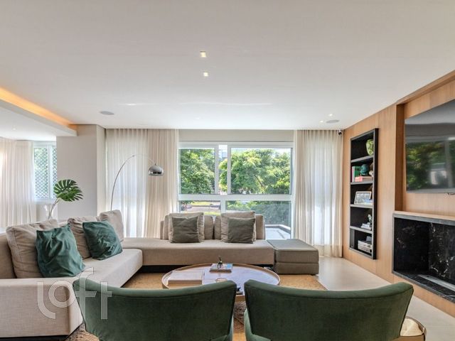 Apartamento com 203m², 3 dormitórios, 1 suíte, 2 vagas, Petrópolis em Porto Alegre