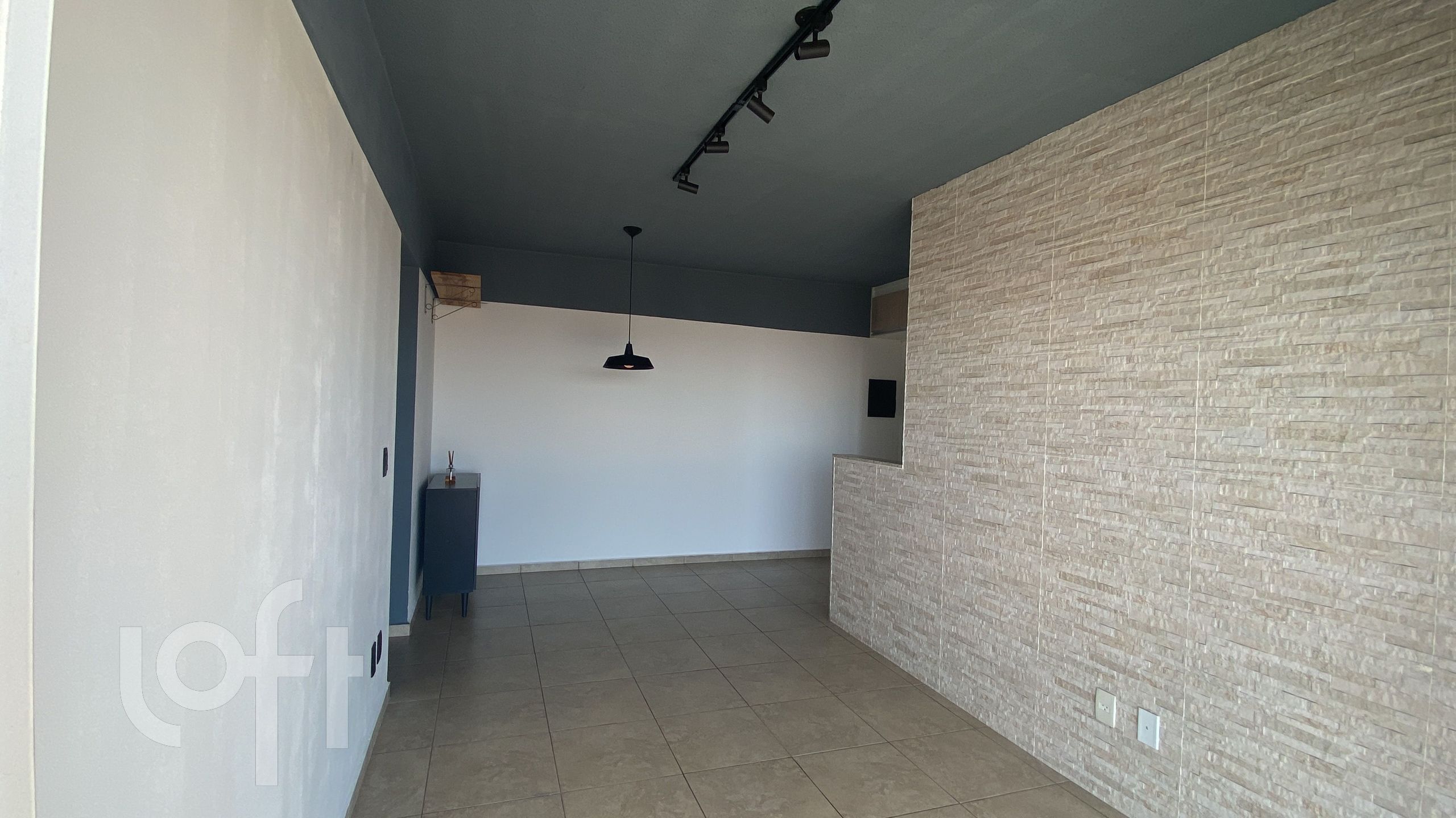 Apartamento à venda com 2 quartos, 64m² - Foto 2