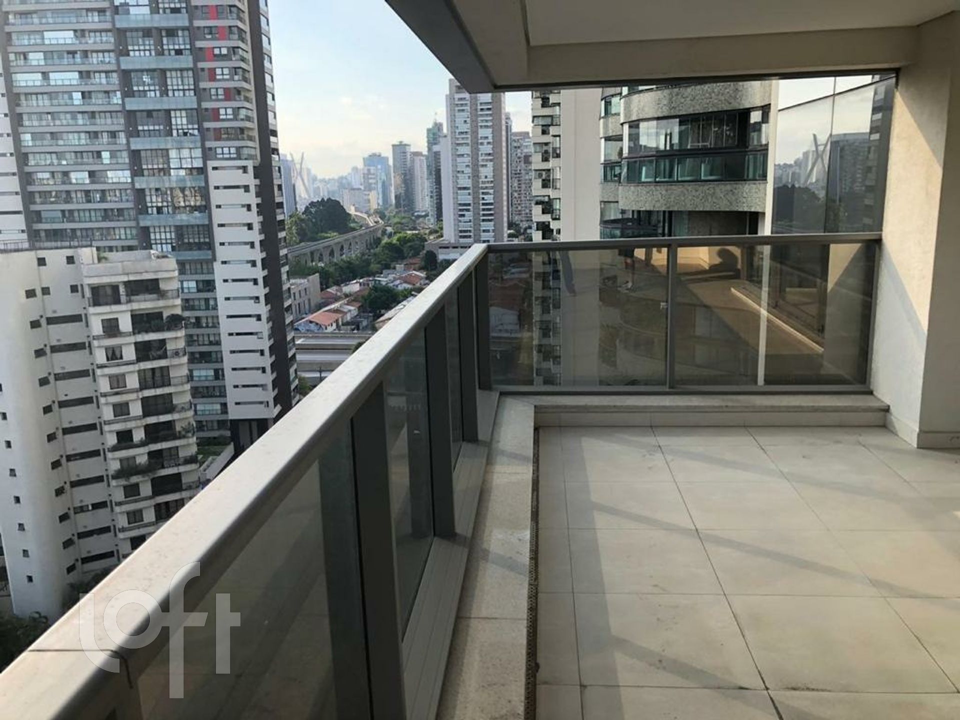 Apartamento à venda com 3 quartos, 192m² - Foto 5