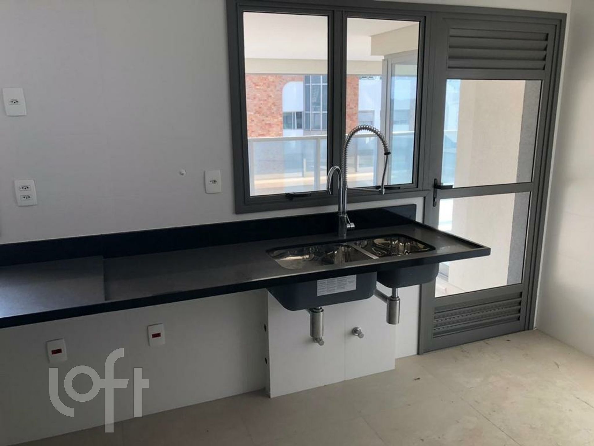 Apartamento à venda com 3 quartos, 192m² - Foto 8