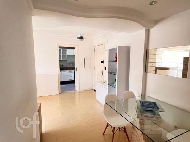 Apartamento com 66m², 2 dormitórios, 1 suíte, 2 vagas, Higienópolis em Porto Alegre