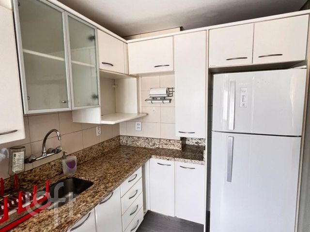 Apartamento com 66m², 2 dormitórios, 1 suíte, 2 vagas, Higienópolis em Porto Alegre