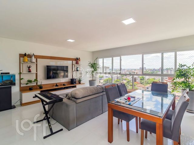 Apartamento com 108m², 3 dormitórios, 1 suíte, 2 vagas, Vila Ipiranga em Porto Alegre