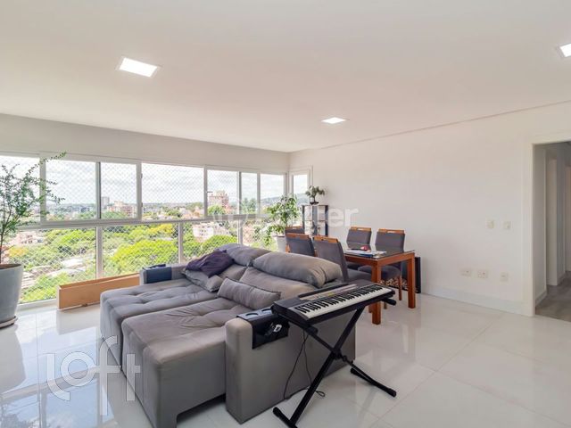 Apartamento com 108m², 3 dormitórios, 1 suíte, 2 vagas, Vila Ipiranga em Porto Alegre