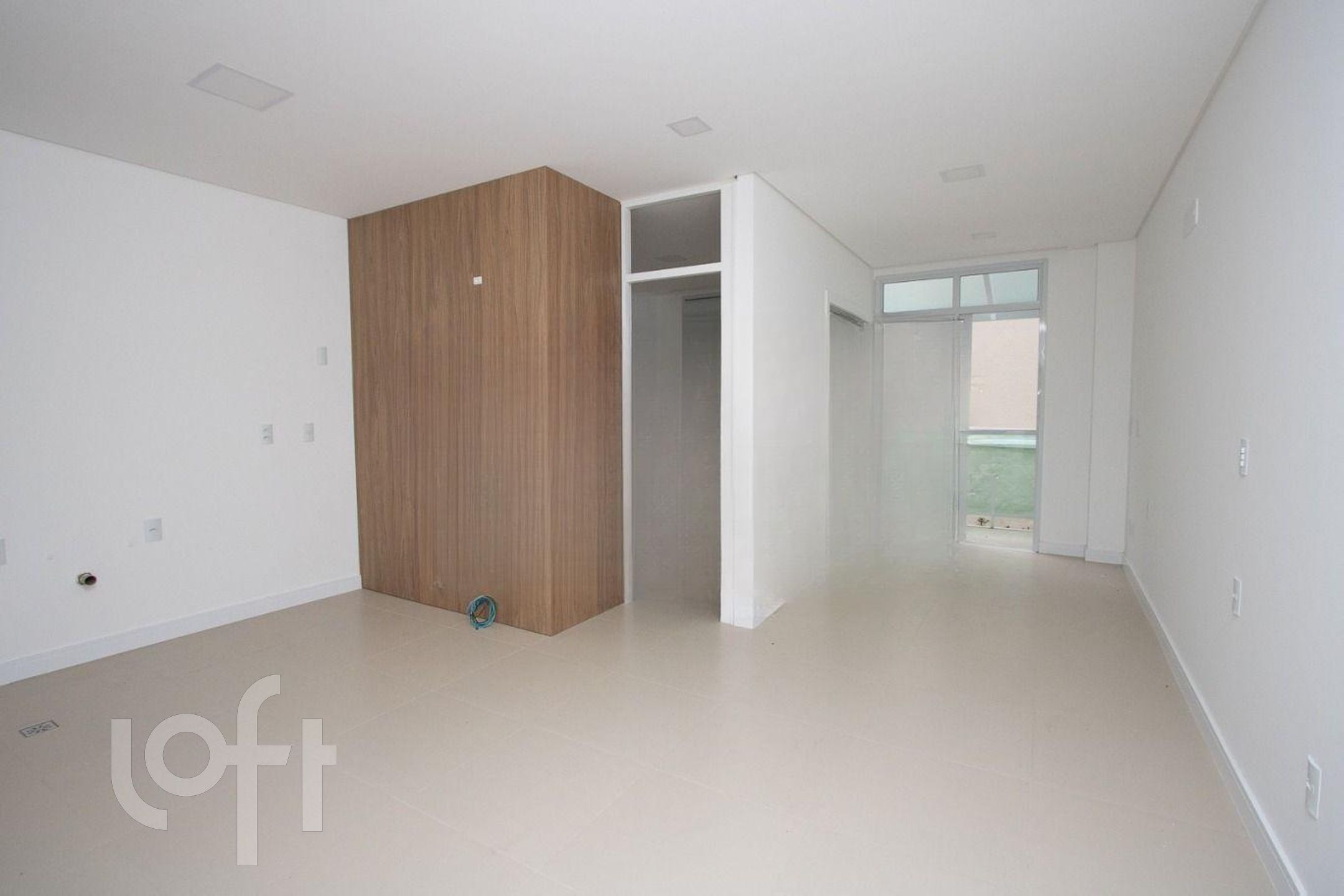 Apartamentos com 57m², 1 quarto, 1 garagem, no bairro Lagoa da Conceição em Florianópolis