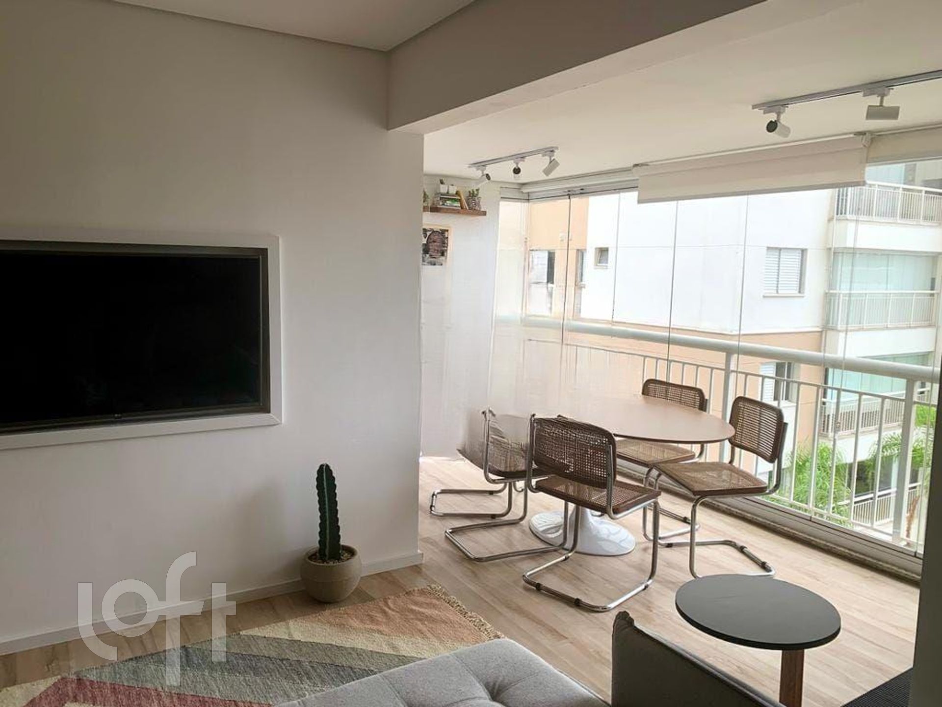 Apartamento à venda com 2 quartos, 79m² - Foto 2