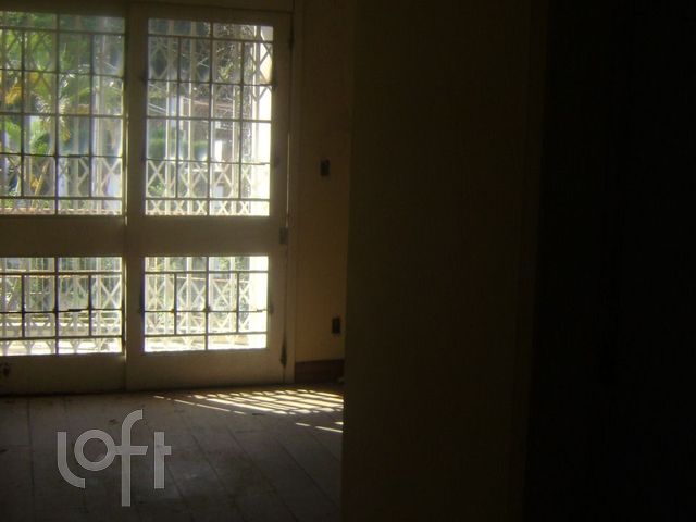 Casa com 388m², 4 dormitórios, 2 suítes, Petrópolis em Porto Alegre