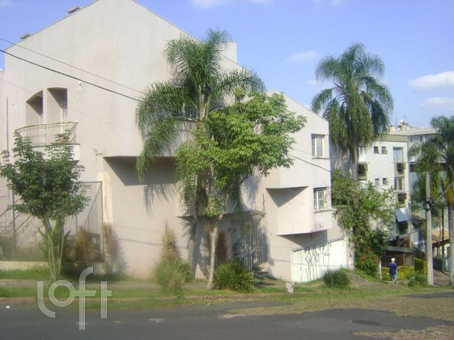 Casa com 388m², 4 dormitórios, 2 suítes, Petrópolis em Porto Alegre