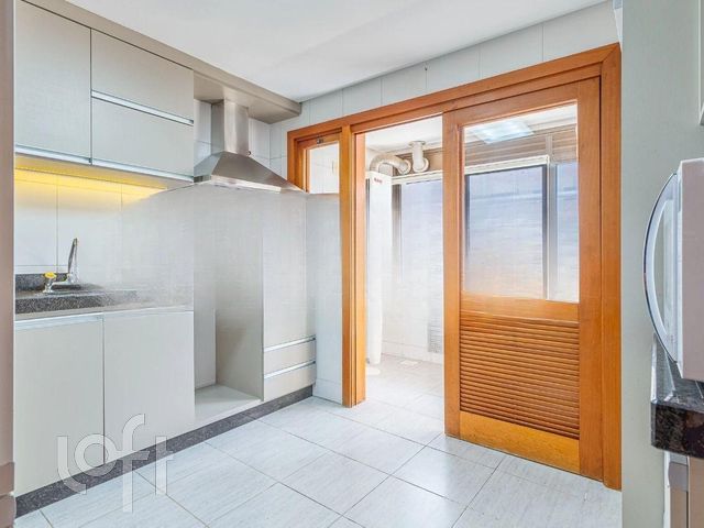 Apartamento com 105m², 3 dormitórios, 1 suíte, 2 vagas, Bela Vista em Porto Alegre