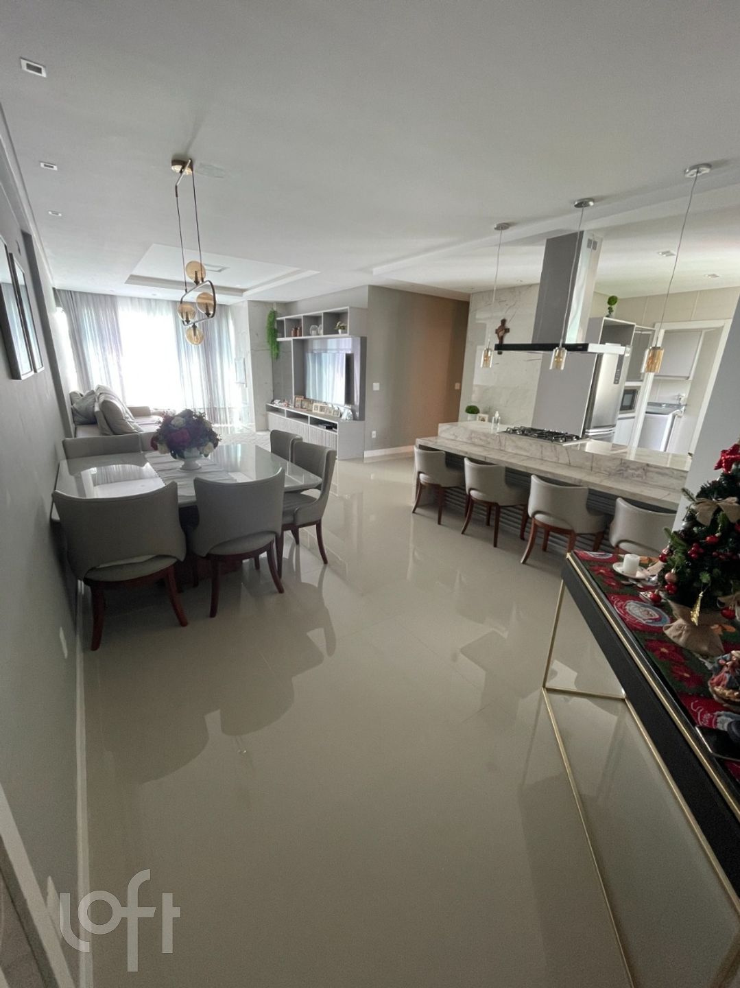 Apartamentos com 130m², 4 quartos, 4 suítes, 3 garagens, no bairro Pioneiros em Balneário Camboriú