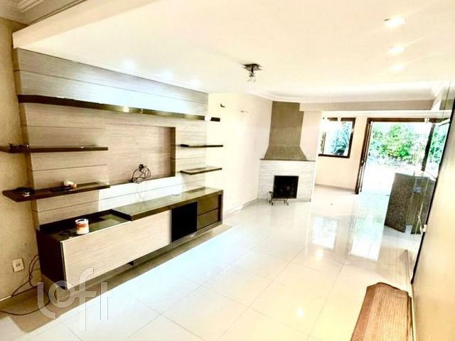 Casa com 225m², 3 dormitórios, 1 suíte, 2 vagas, Chácara das Pedras em Porto Alegre