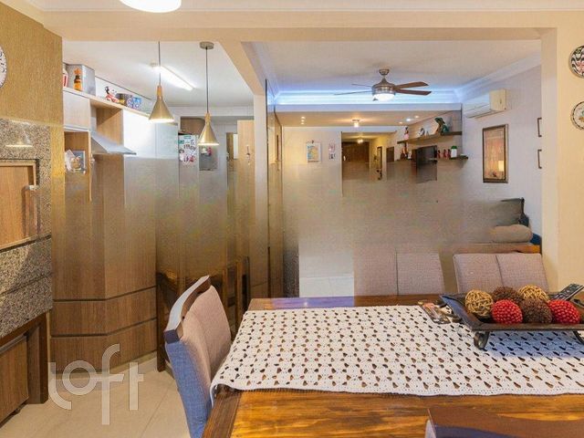 Casa com 225m², 3 dormitórios, 1 suíte, 2 vagas, Chácara das Pedras em Porto Alegre