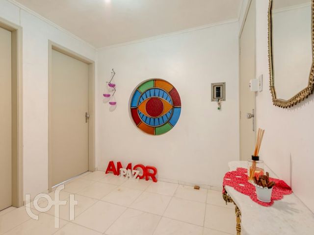 Casa com 228m², 4 dormitórios, 1 suíte, 4 vagas, Petrópolis em Porto Alegre