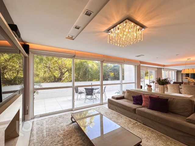 Apartamento com 320m², 3 dormitórios, 3 suítes, 3 vagas, Petrópolis em Porto Alegre