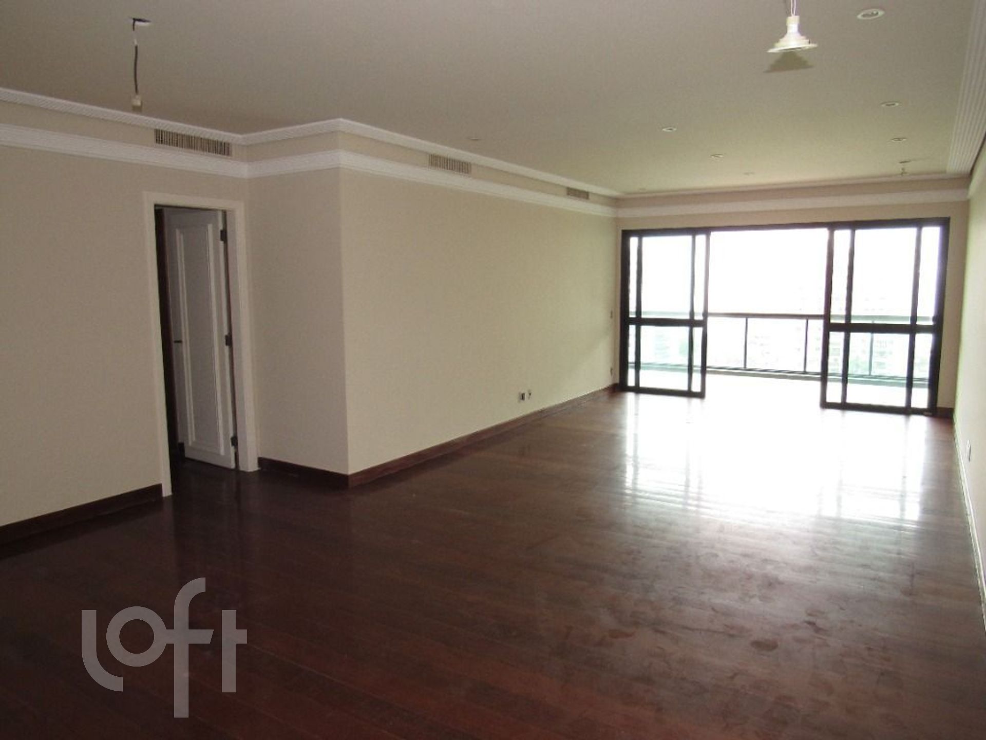 Apartamento à venda com 4 quartos, 209m² - Foto 2