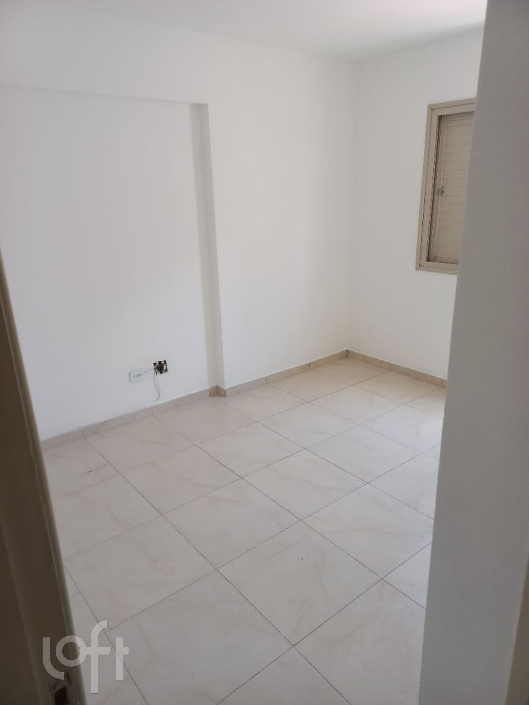 Apartamento à venda com 1 quarto, 32m² - Foto 2