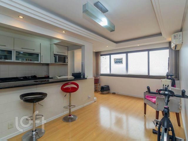 Apartamento com 88m², 3 dormitórios, 1 suíte, 2 vagas, Vila Ipiranga em Porto Alegre
