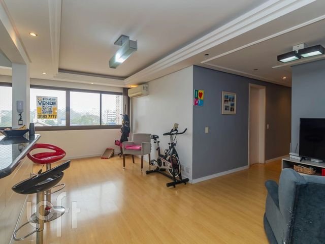 Apartamento com 88m², 3 dormitórios, 1 suíte, 2 vagas, Vila Ipiranga em Porto Alegre