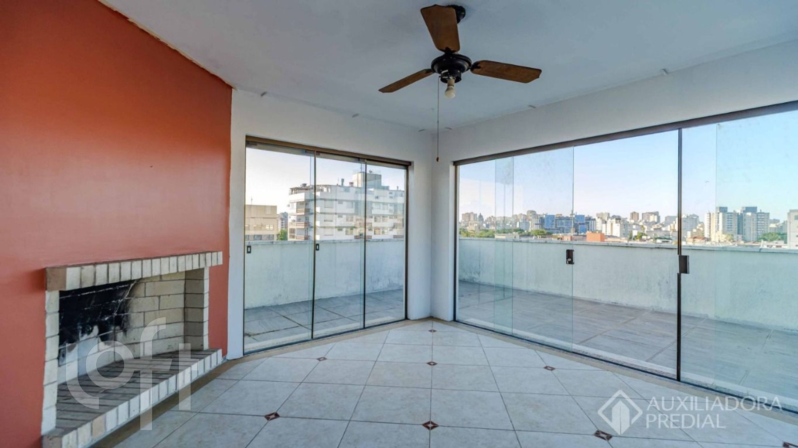 Apartamento com 211m², 3 dormitórios, 1 suíte, 1 vaga, Menino Deus em Porto Alegre