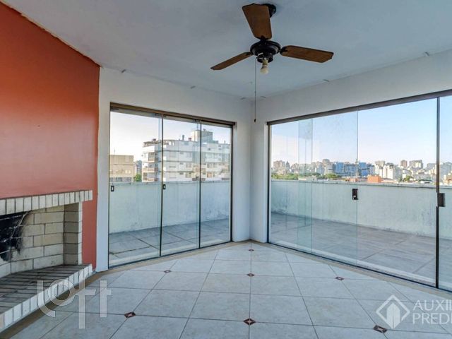 Apartamento com 211m², 3 dormitórios, 1 suíte, 1 vaga, Menino Deus em Porto Alegre