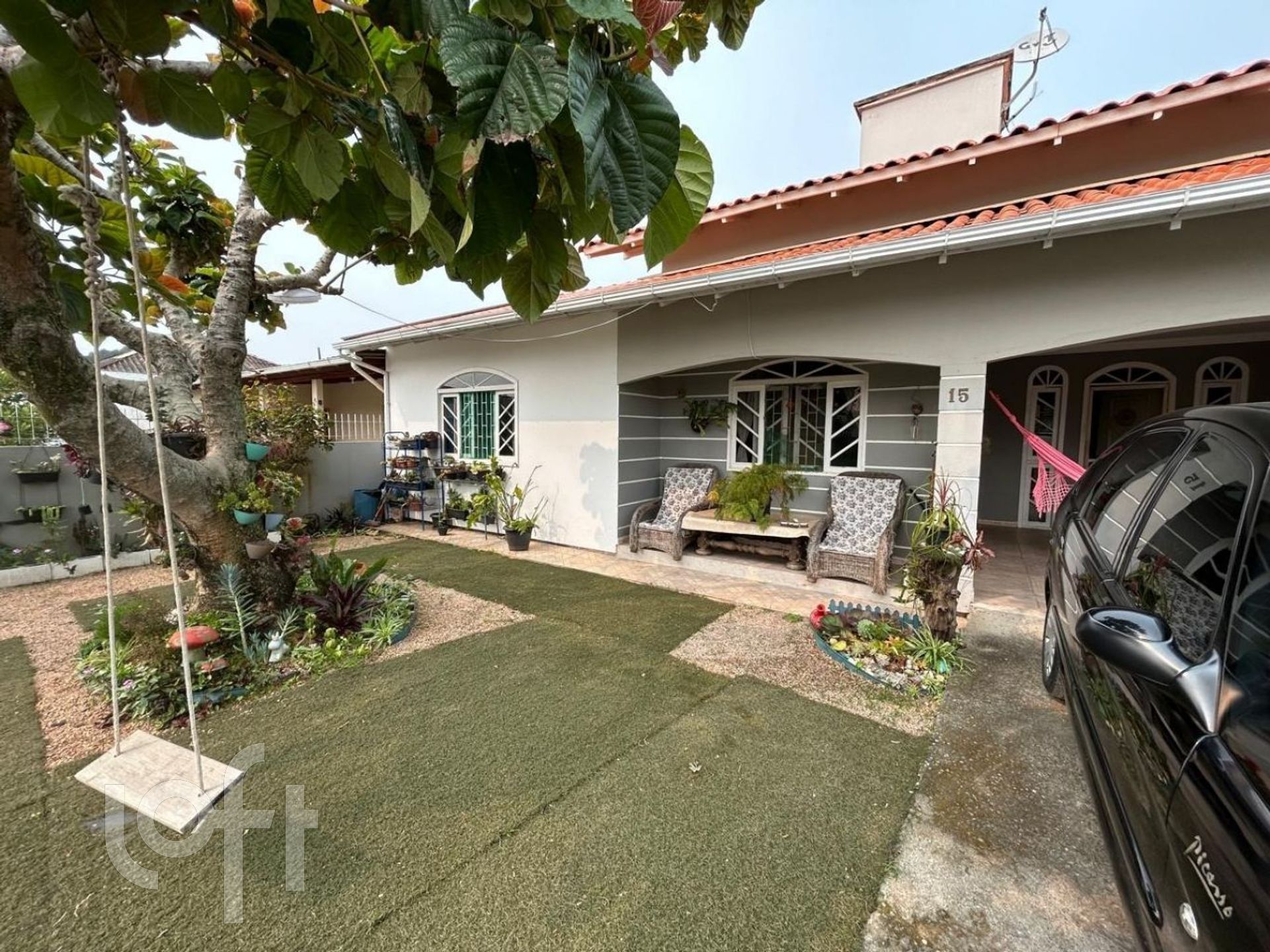 Casa Residencial com 80m², 3 quartos, 1 suíte, 2 garagens, no bairro Praia de Fora em Palhoça