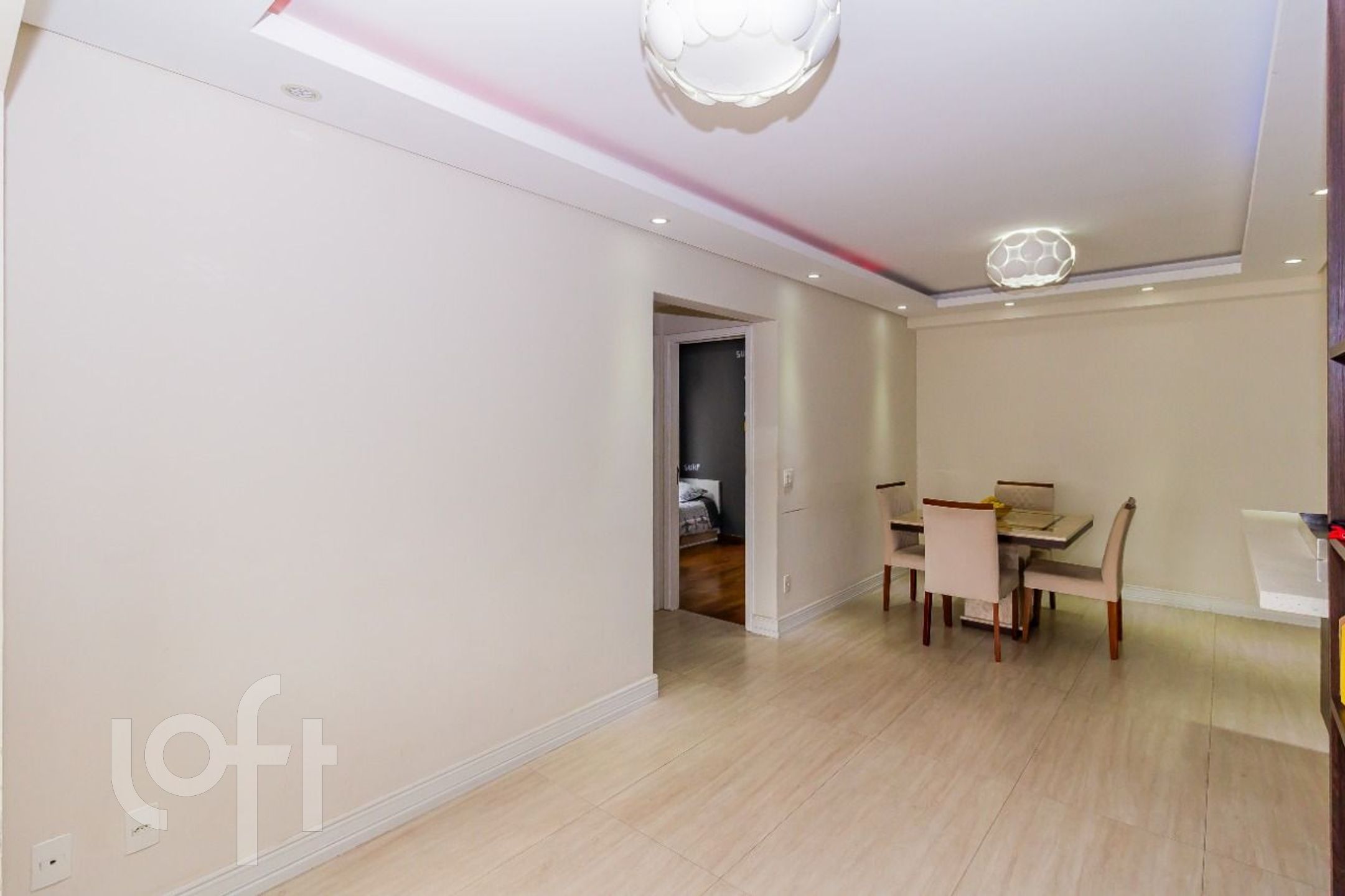 Apartamento à venda com 2 quartos, 75m² - Foto 8