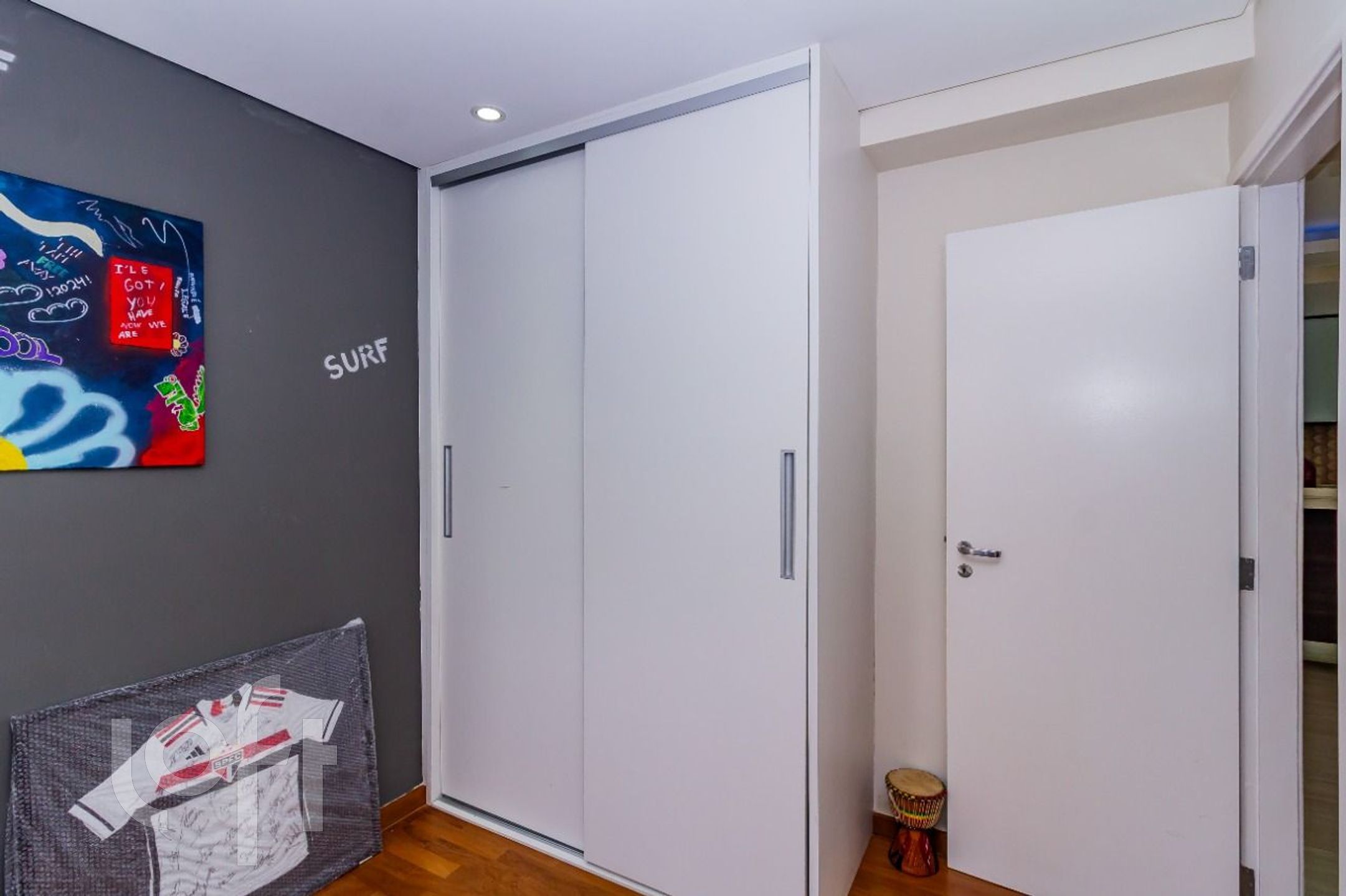 Apartamento à venda com 2 quartos, 75m² - Foto 23