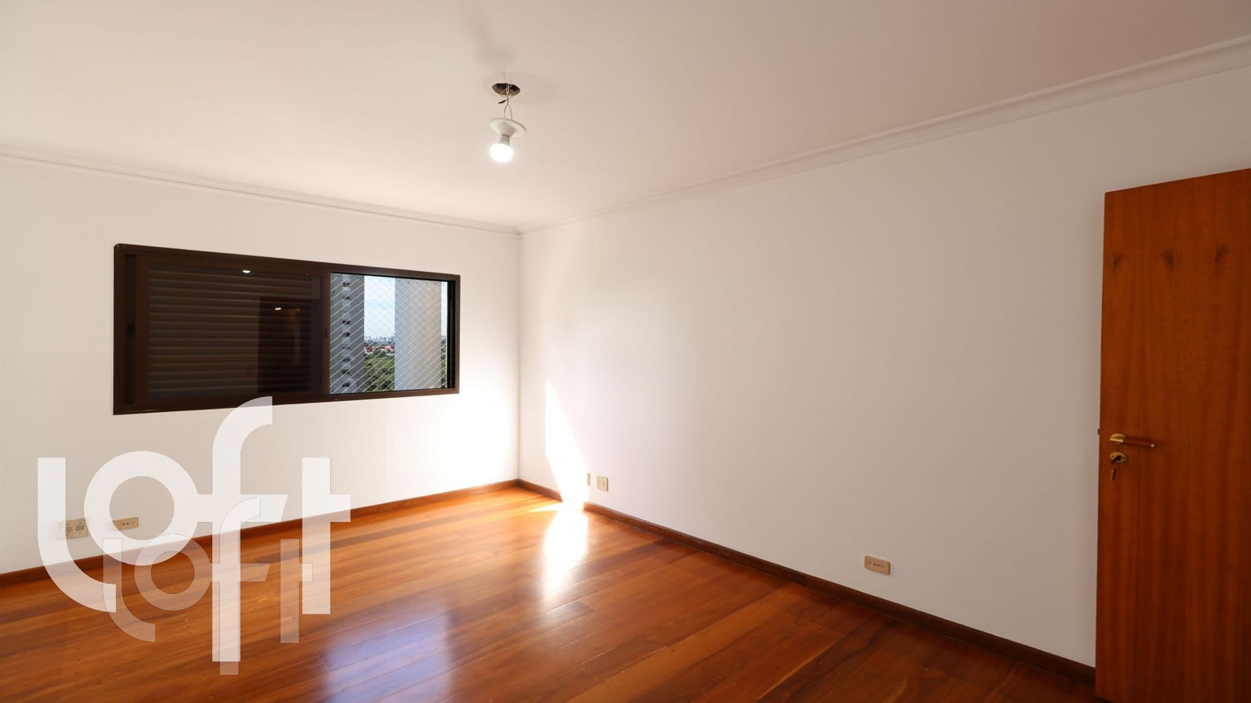 Apartamento à venda com 4 quartos, 200m² - Foto 12