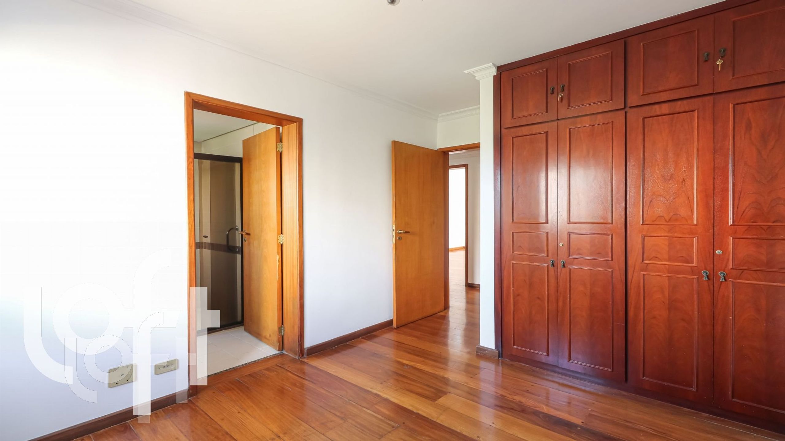 Apartamento à venda com 4 quartos, 200m² - Foto 4