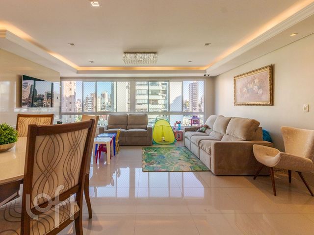 Apartamento com 136m², 4 dormitórios, 1 suíte, 3 vagas, Bela Vista em Porto Alegre