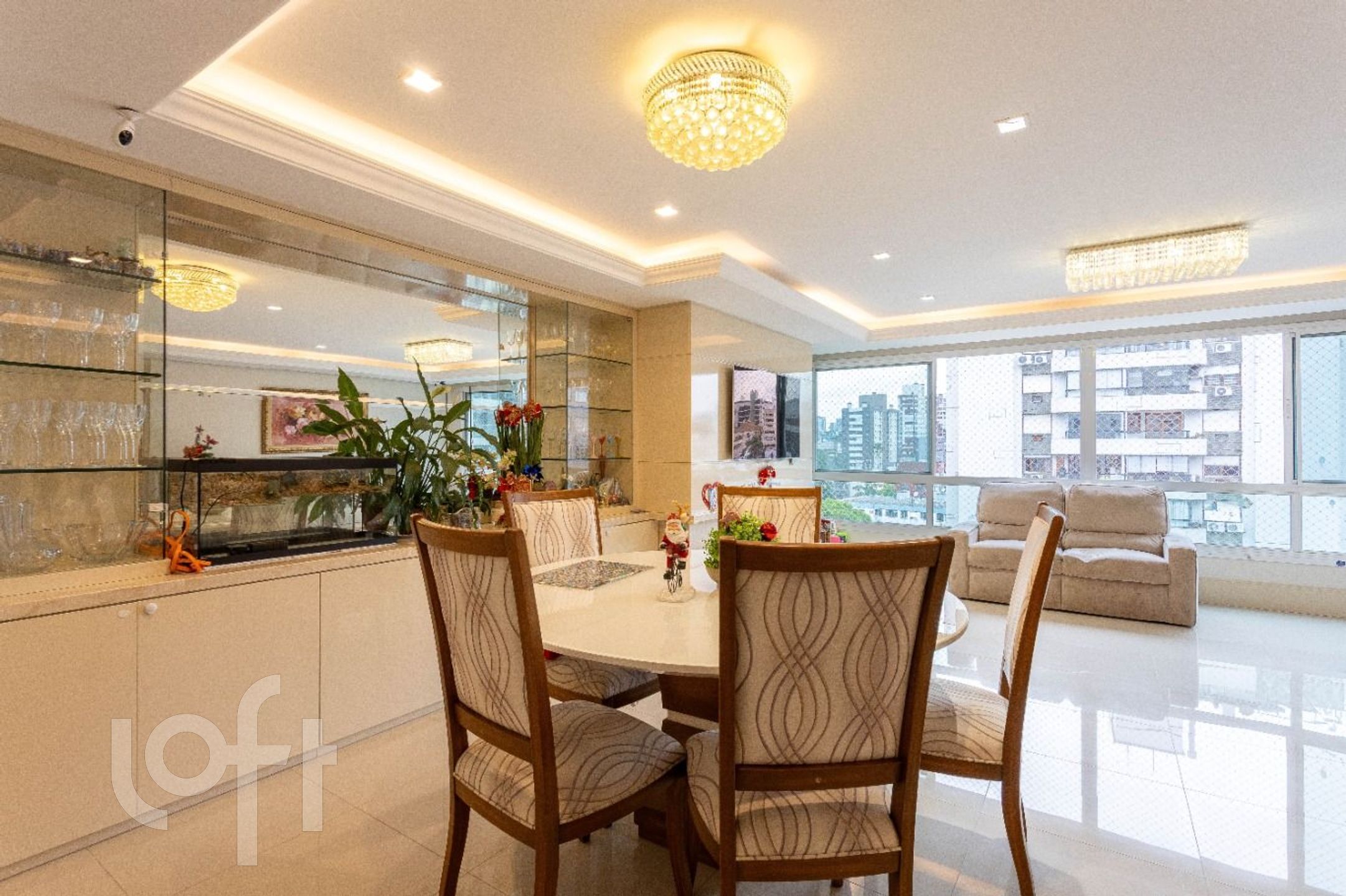 Apartamento com 136m², 4 dormitórios, 1 suíte, 3 vagas, Bela Vista em Porto Alegre