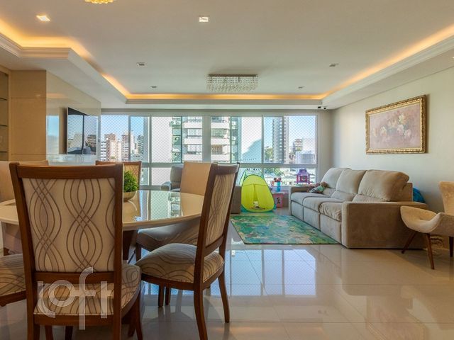 Apartamento com 136m², 4 dormitórios, 1 suíte, 3 vagas, Bela Vista em Porto Alegre